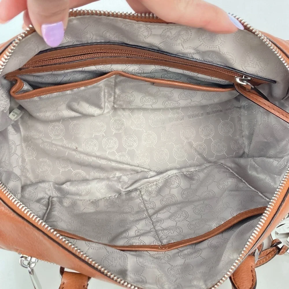 MICHAEL KORS Sophie, large zip top leather satchel in cedar
